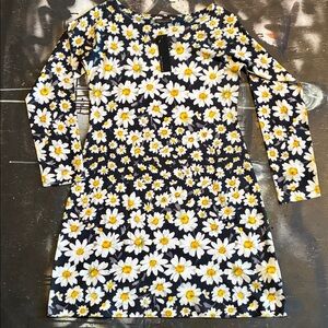 Floral  - Black and White Daisy Pattern